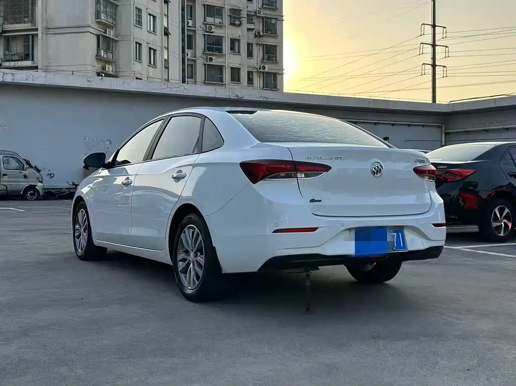 Buick Excelle — миниатюра 8