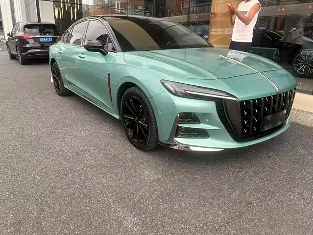 RED FLAG HONGQI H6 2023