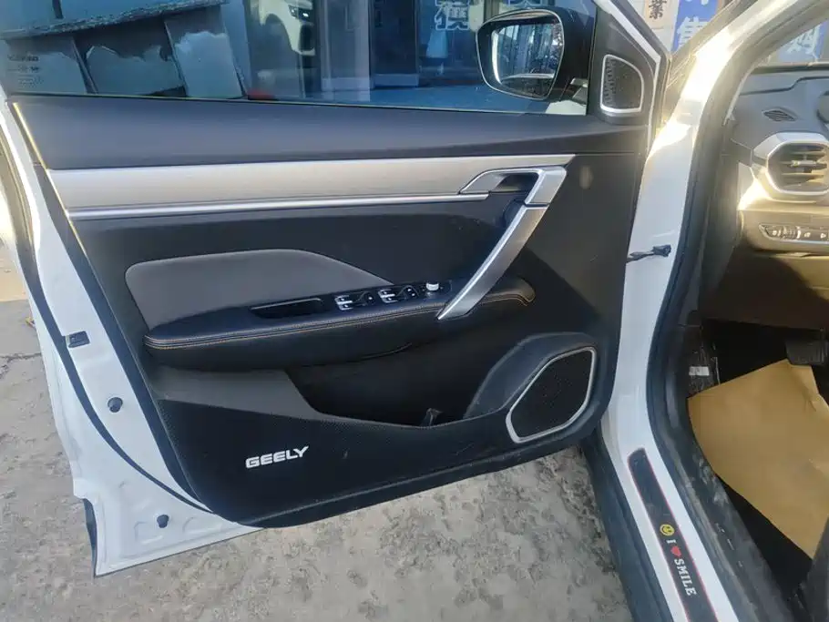 Geely Binyue — миниатюра 7