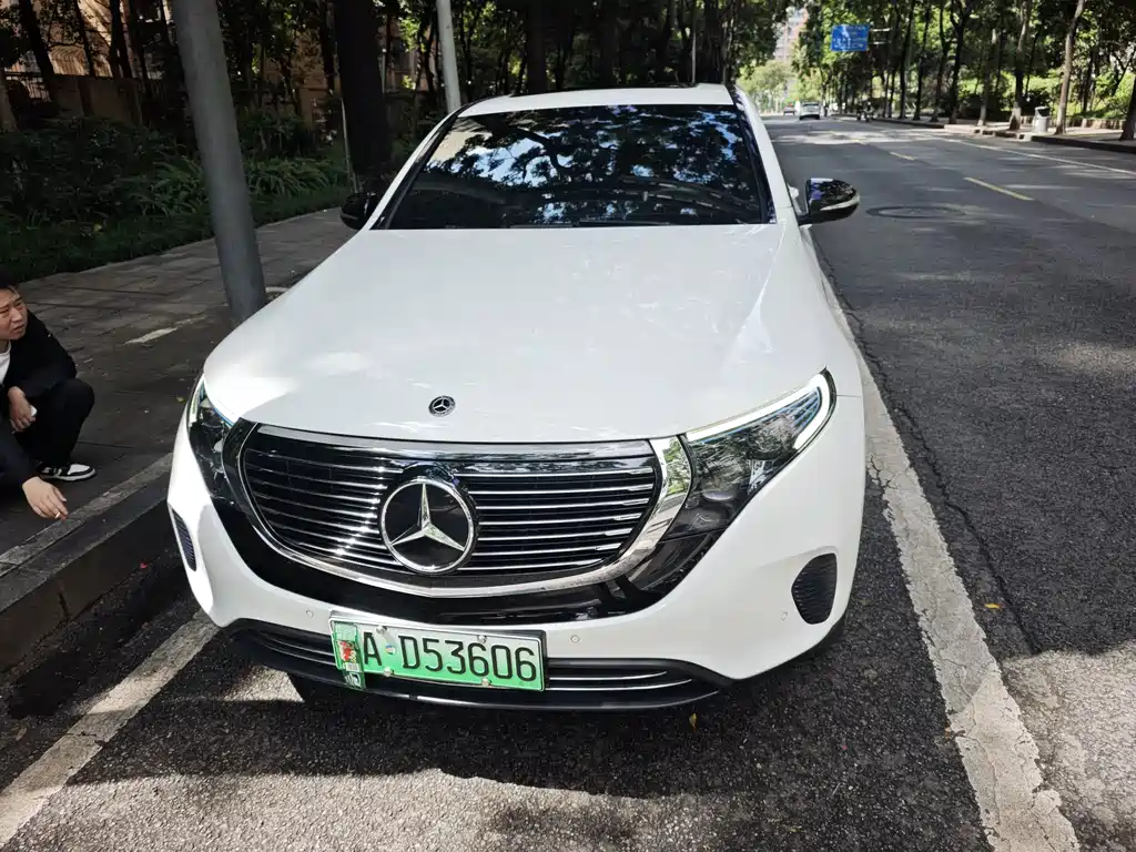 Mercedes-Benz EQC — миниатюра 2