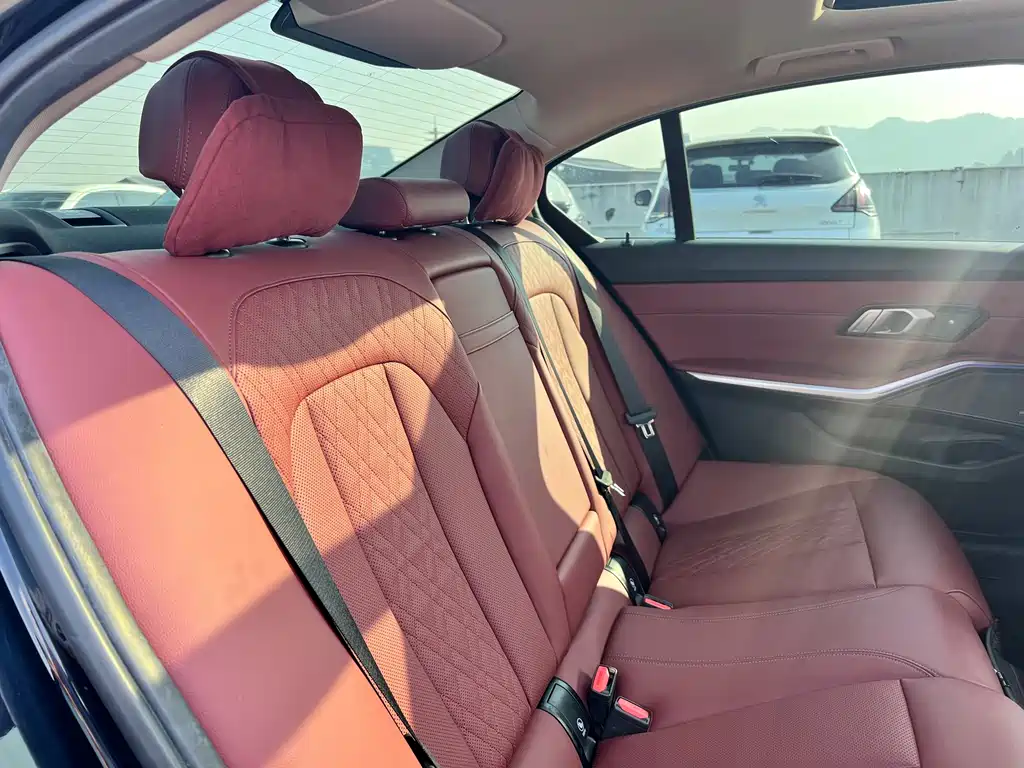 BMW 3 Series — миниатюра 13