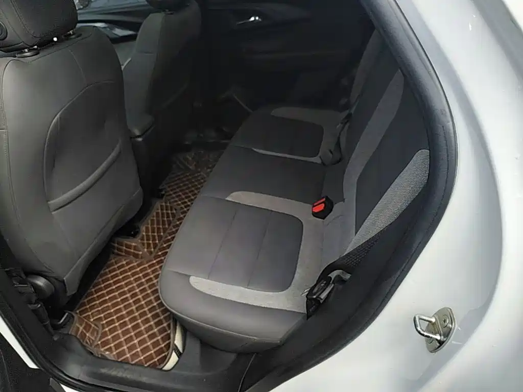Chevrolet Tracker — миниатюра 17