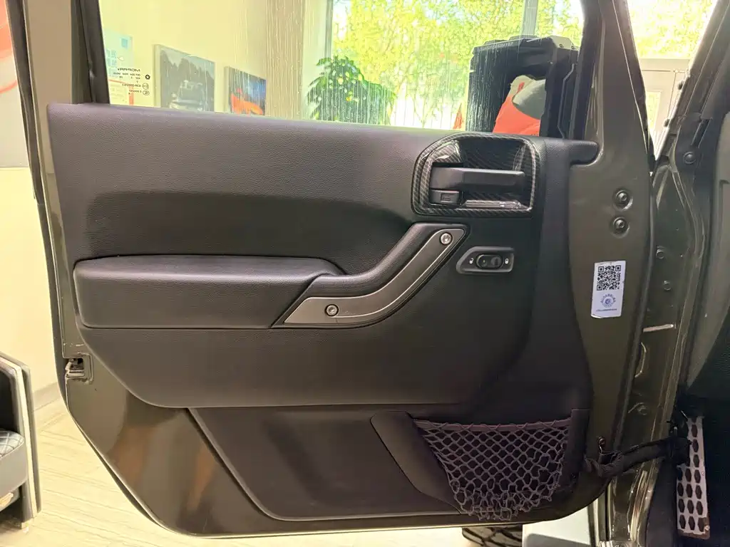 Jeep Wrangler — миниатюра 13