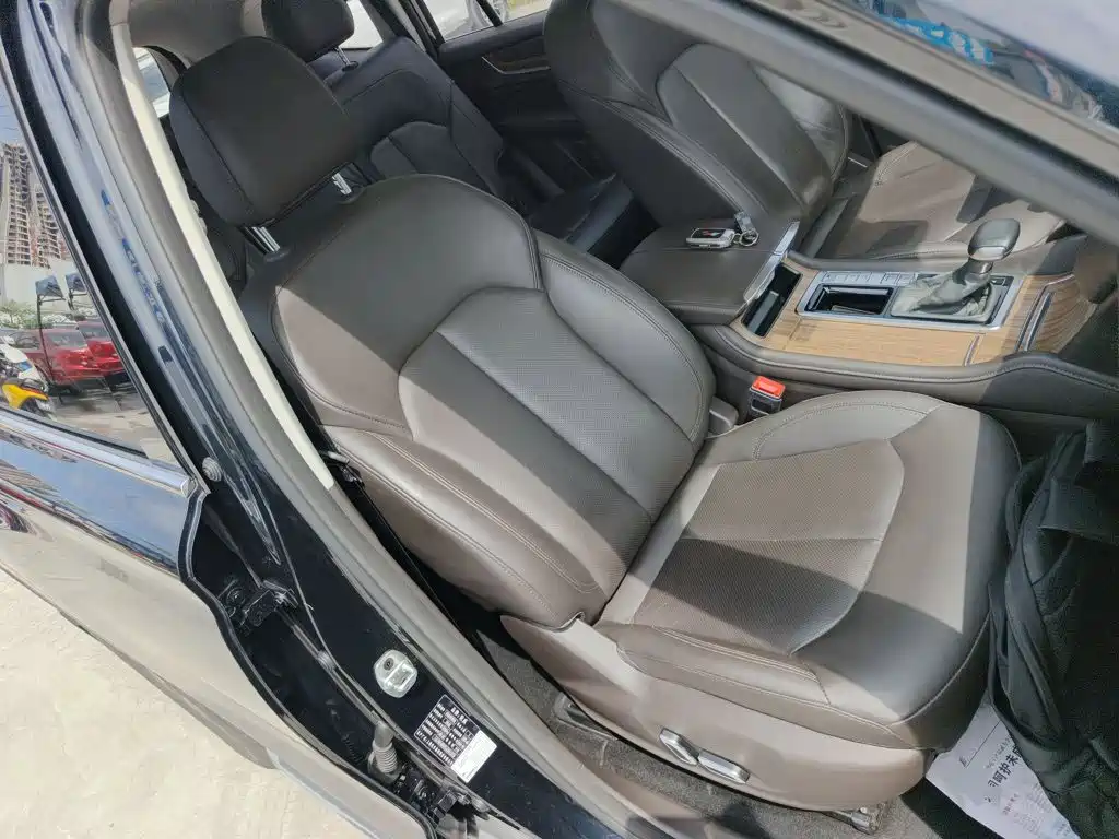 Roewe RX8 — миниатюра 25