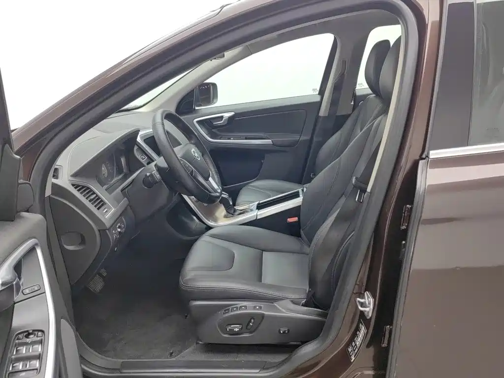 Volvo XC60 — миниатюра 10