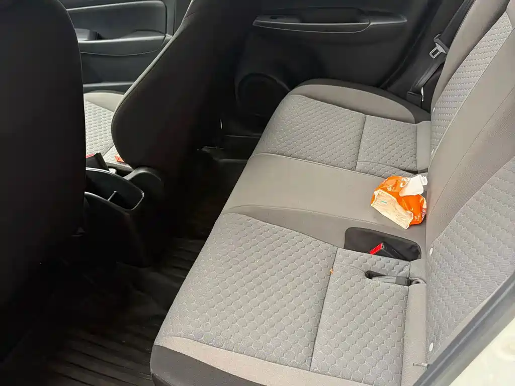 Honda Fit — миниатюра 6