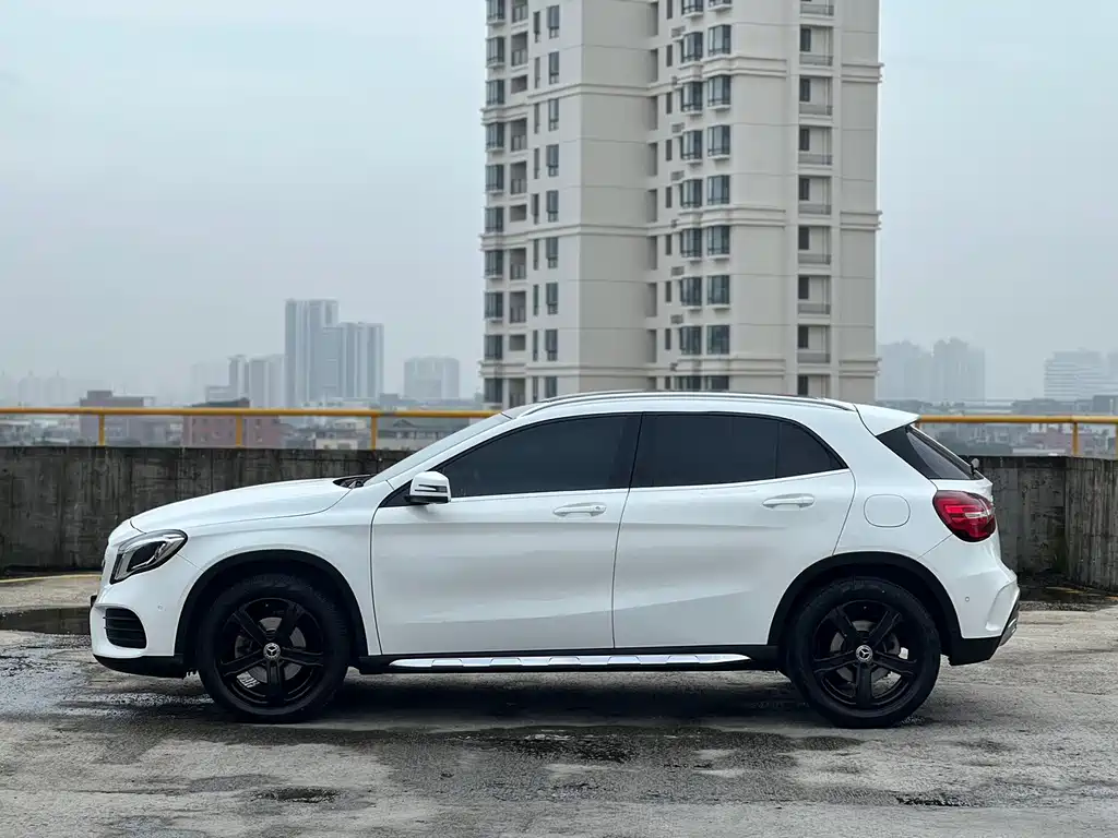 Mercedes-Benz GLA — миниатюра 9