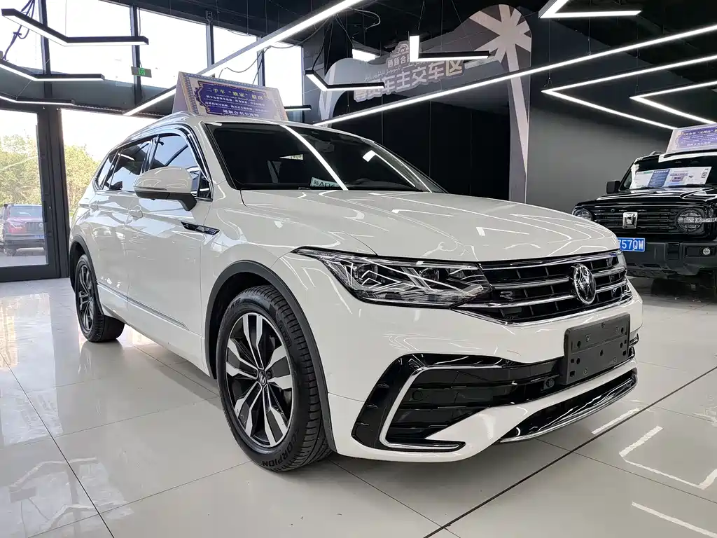 Volkswagen Tiguan L L 2022 330TSI AT R-Line Flagship