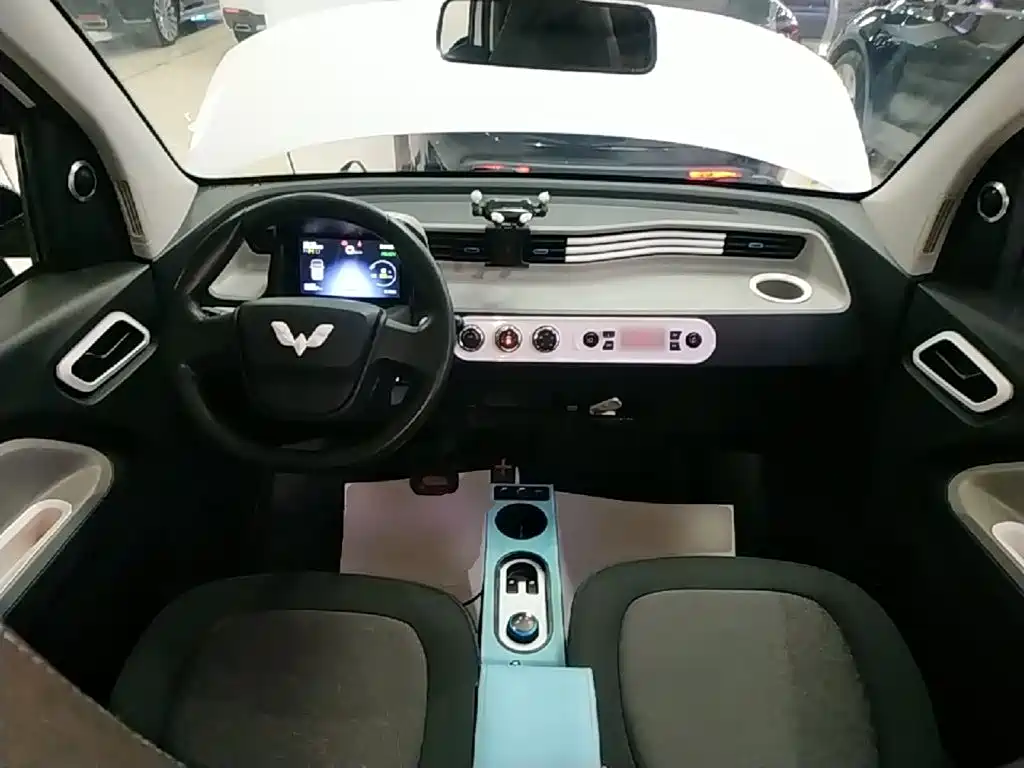 Wuling MINIEV — миниатюра 10