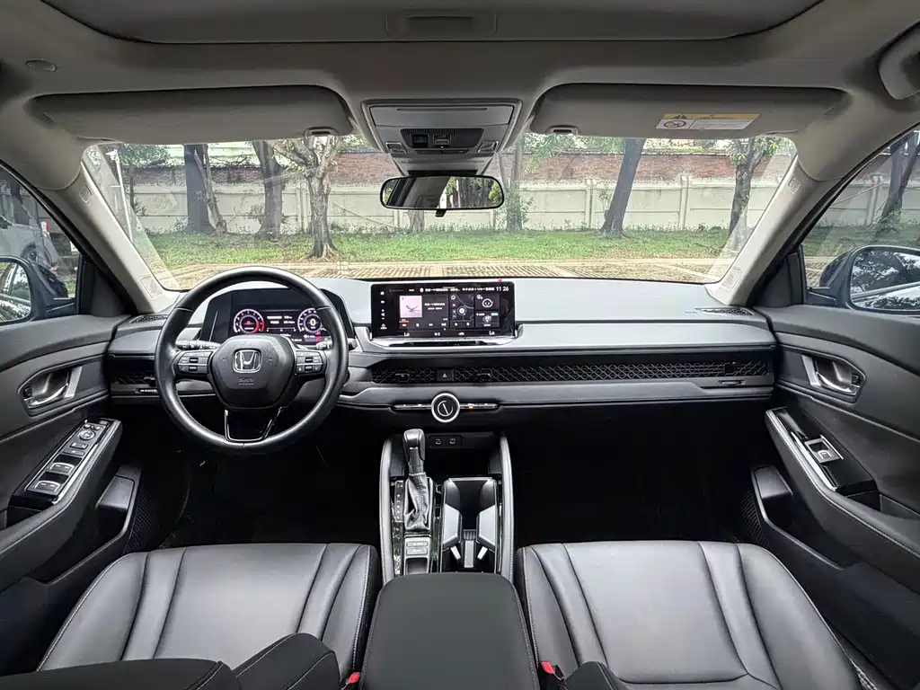 Honda Accord — миниатюра 16