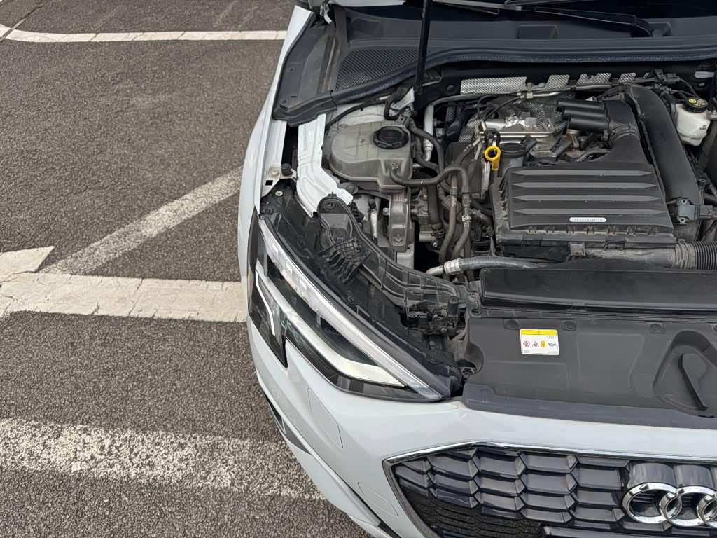 Audi A3 1.4 л 2022 г. Белый, пробег 42900 км