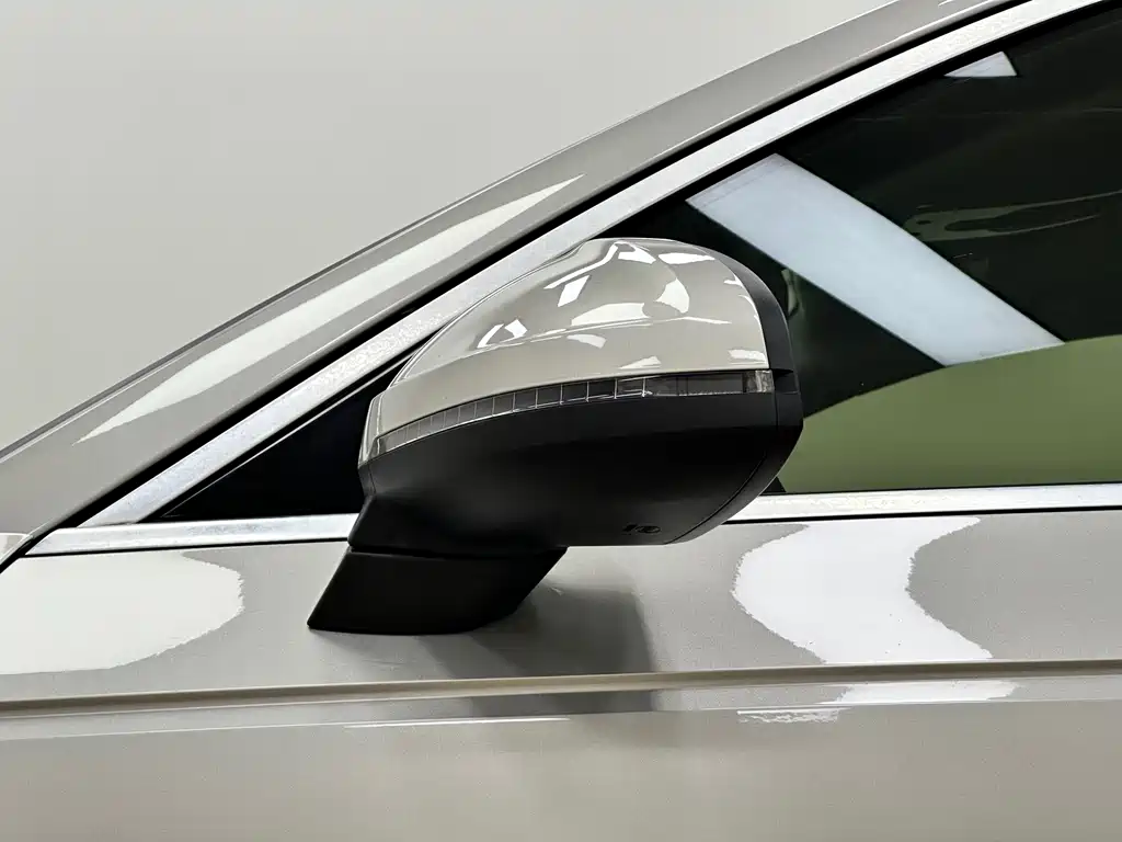 Audi A4L — миниатюра 10