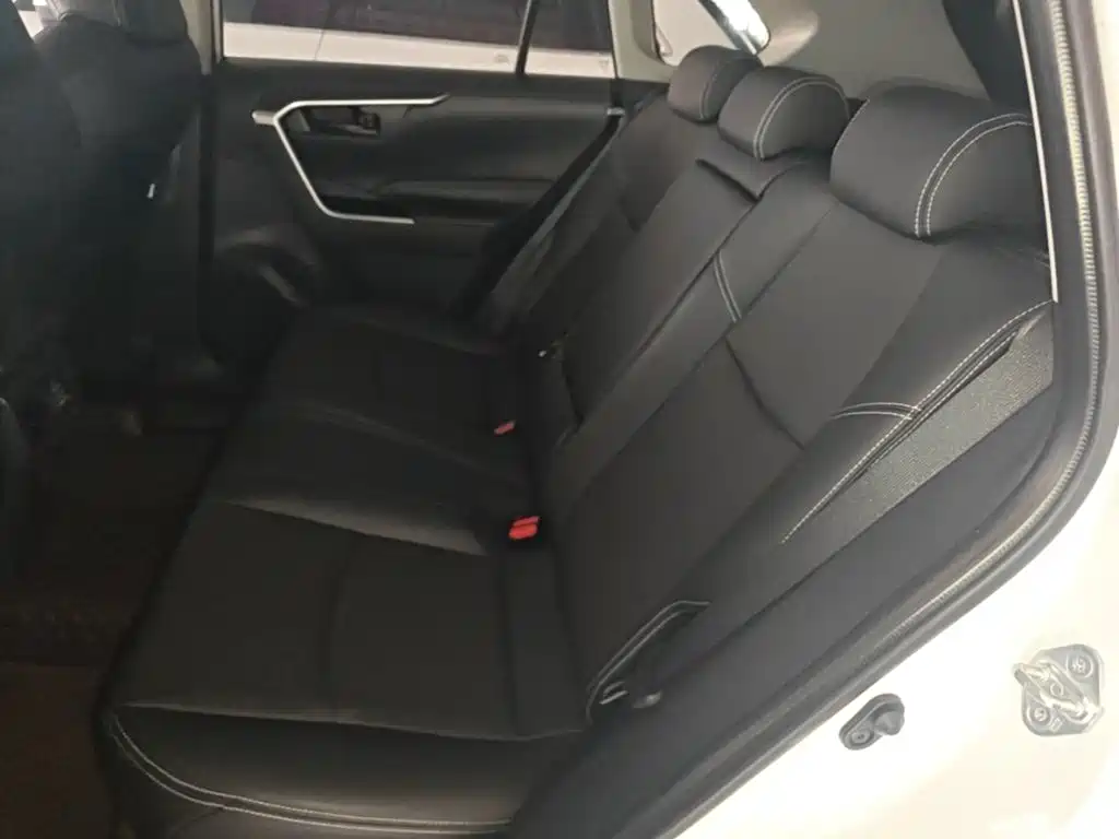 Toyota RAV4 — миниатюра 17