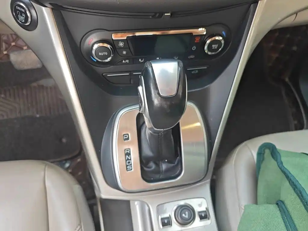 Ford Kuga — миниатюра 14