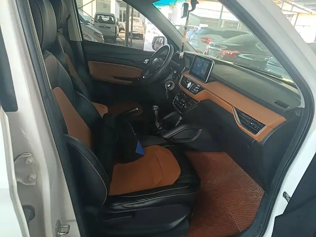 Wuling Hongguang S3 — миниатюра 25