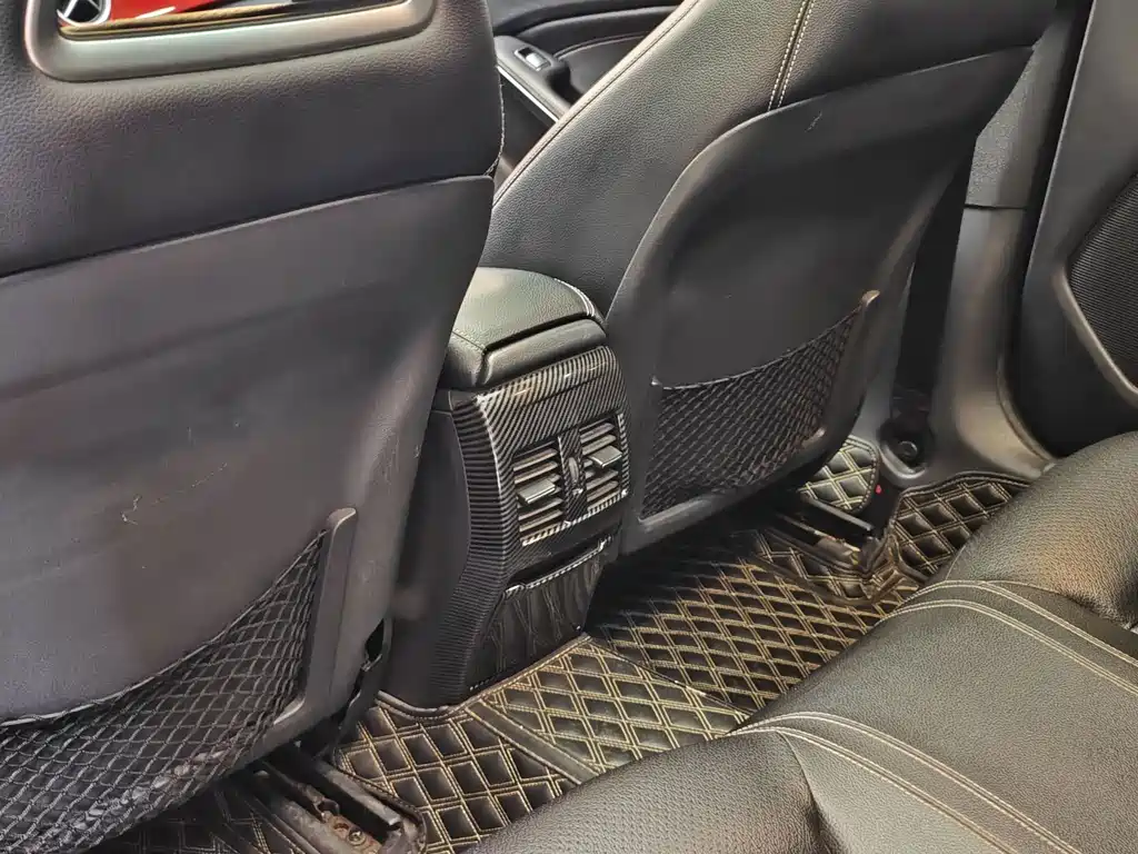 Mercedes-Benz GLA — миниатюра 23