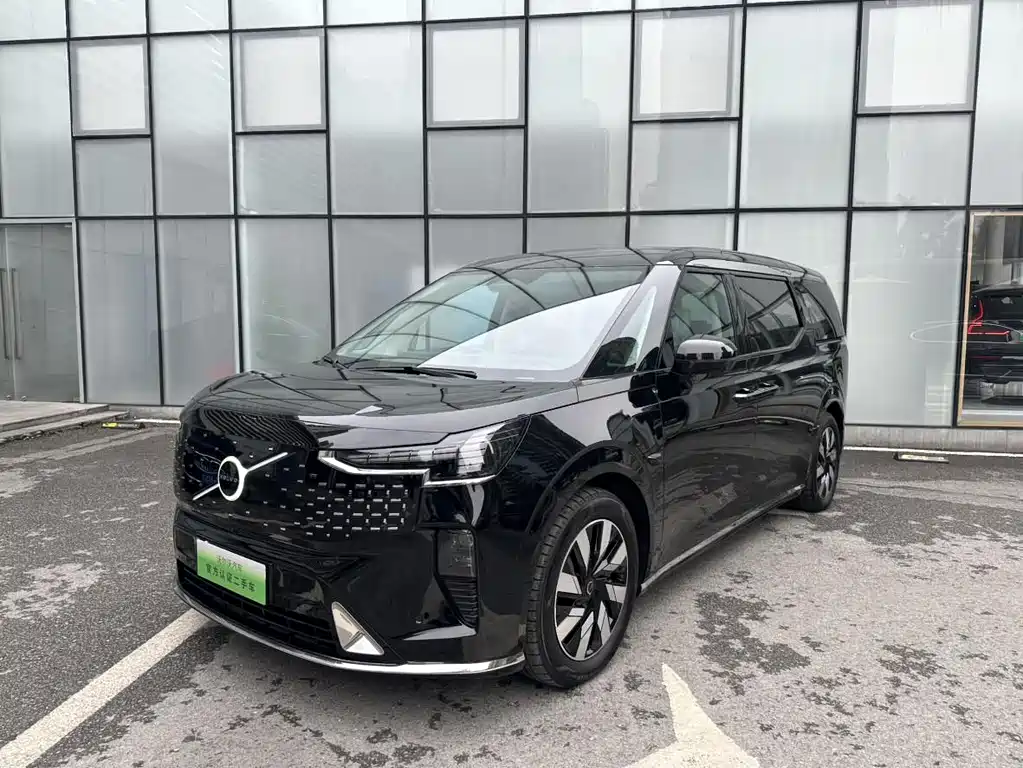 Volvo EM90 2025 Ultra мест