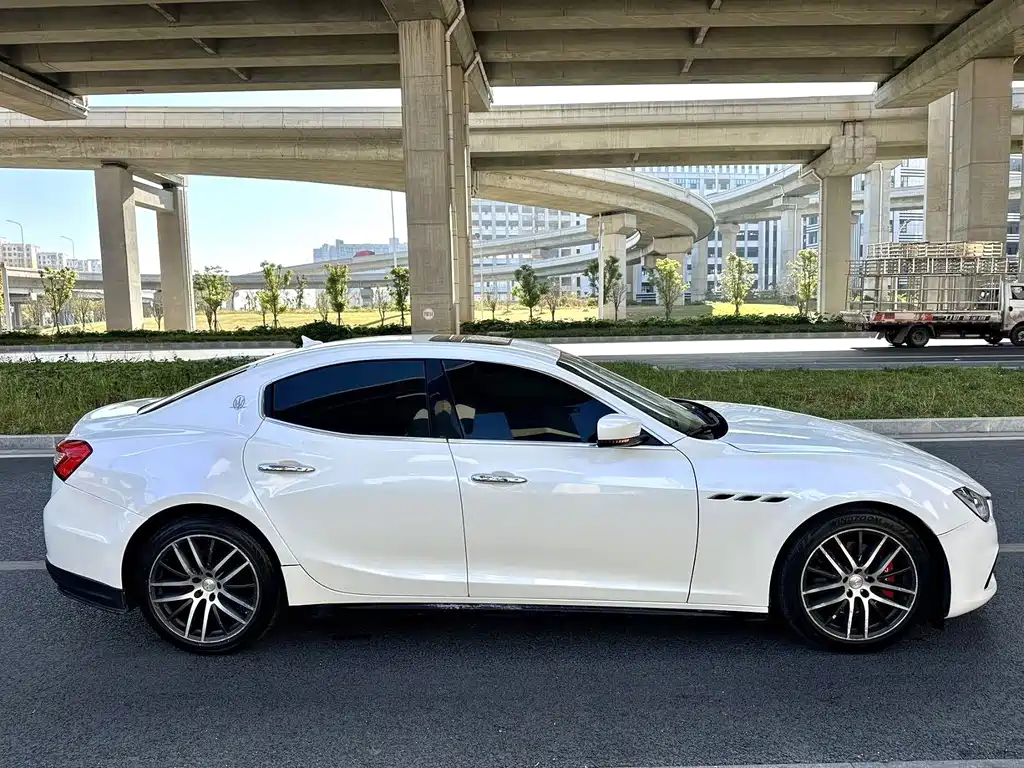 Maserati Ghibli — миниатюра 6