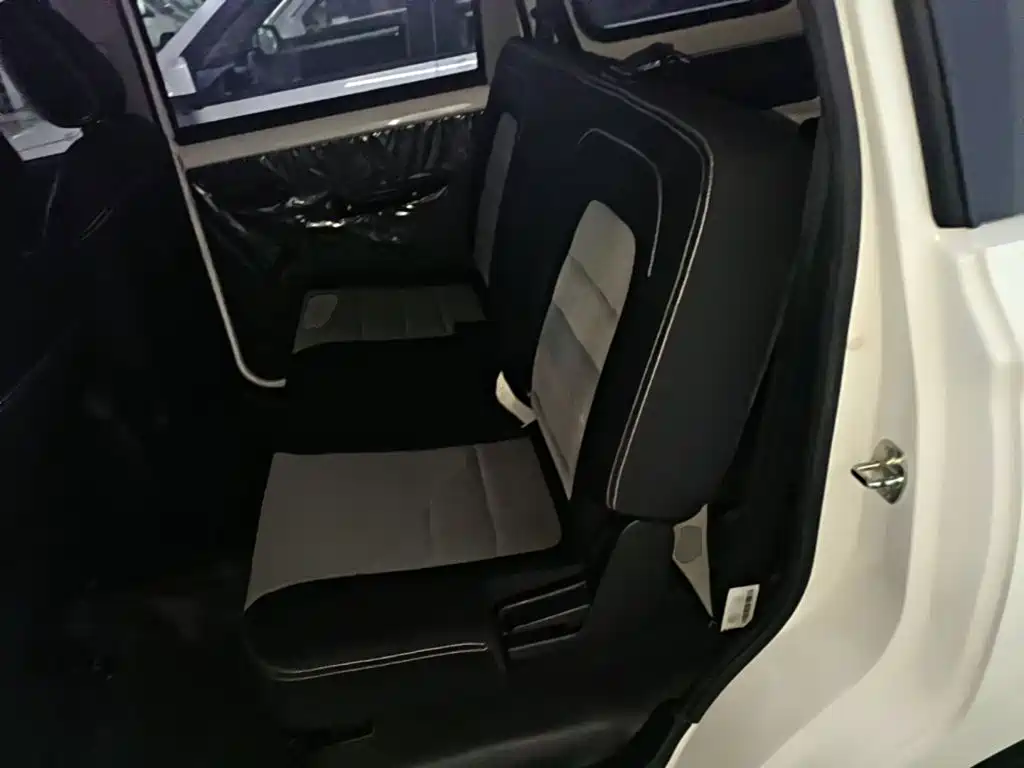 Wuling Hongguang — миниатюра 17