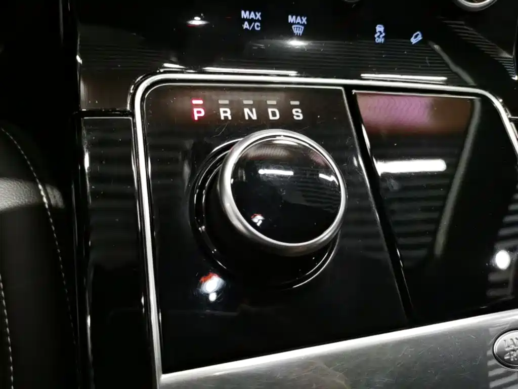 Land Rover Velar — миниатюра 14