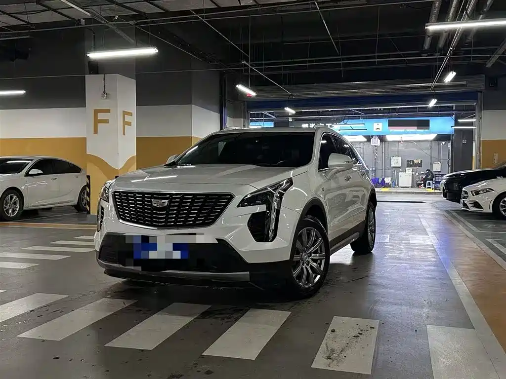 Купить Cadillac XT4