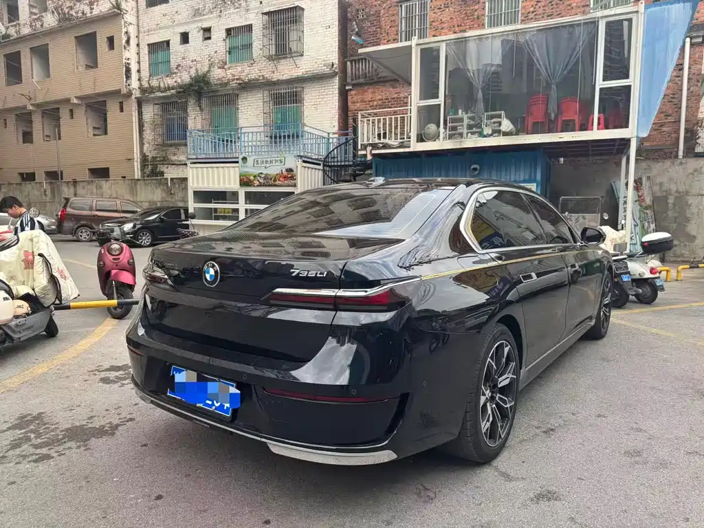 BMW 7 SERIES