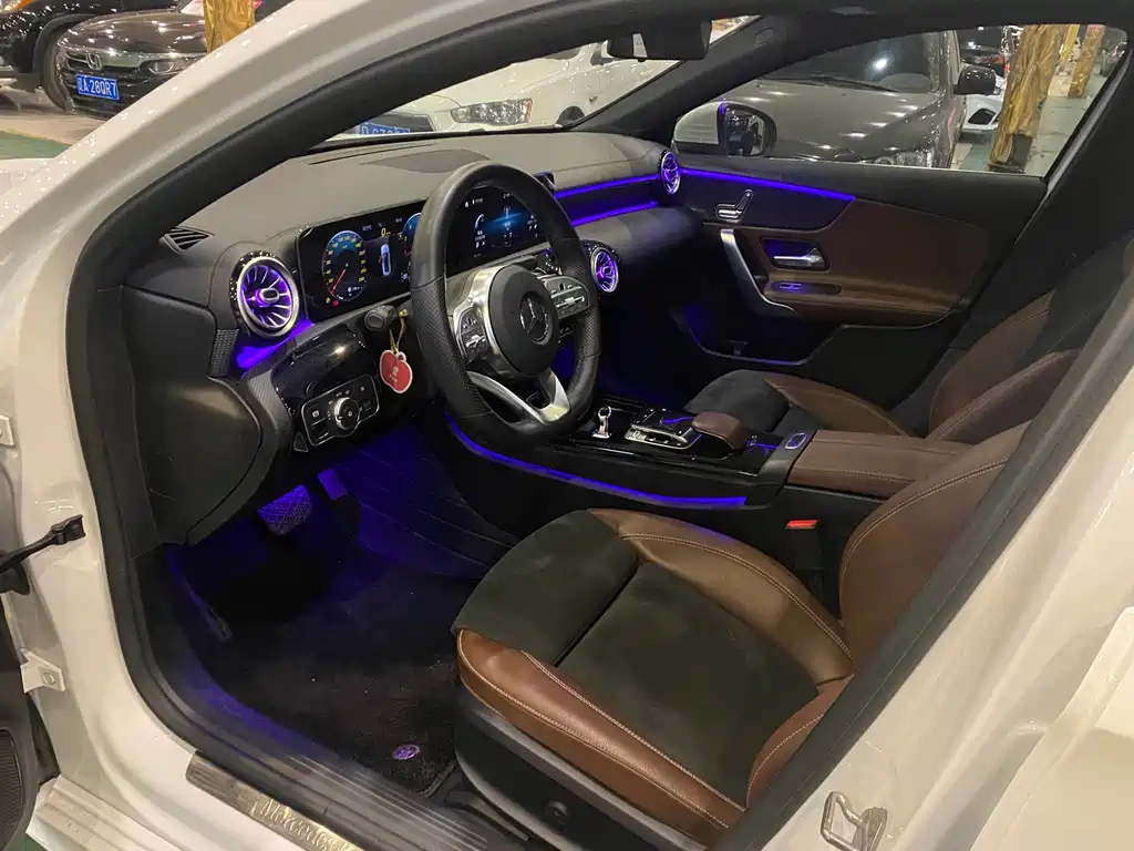 Mercedes-Benz A-Class — миниатюра 7
