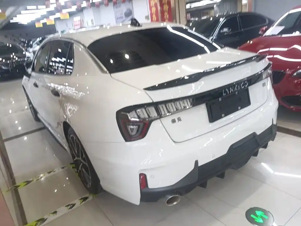 Lynk & Co 03 — миниатюра 5