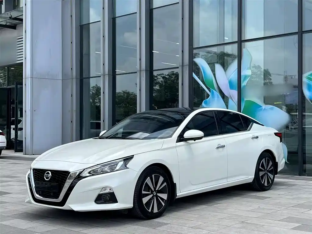 Nissan Teana 2022