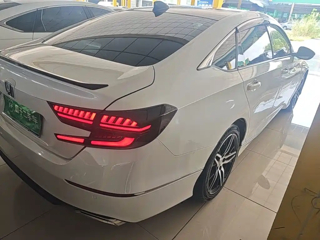 Honda Accord — миниатюра 7