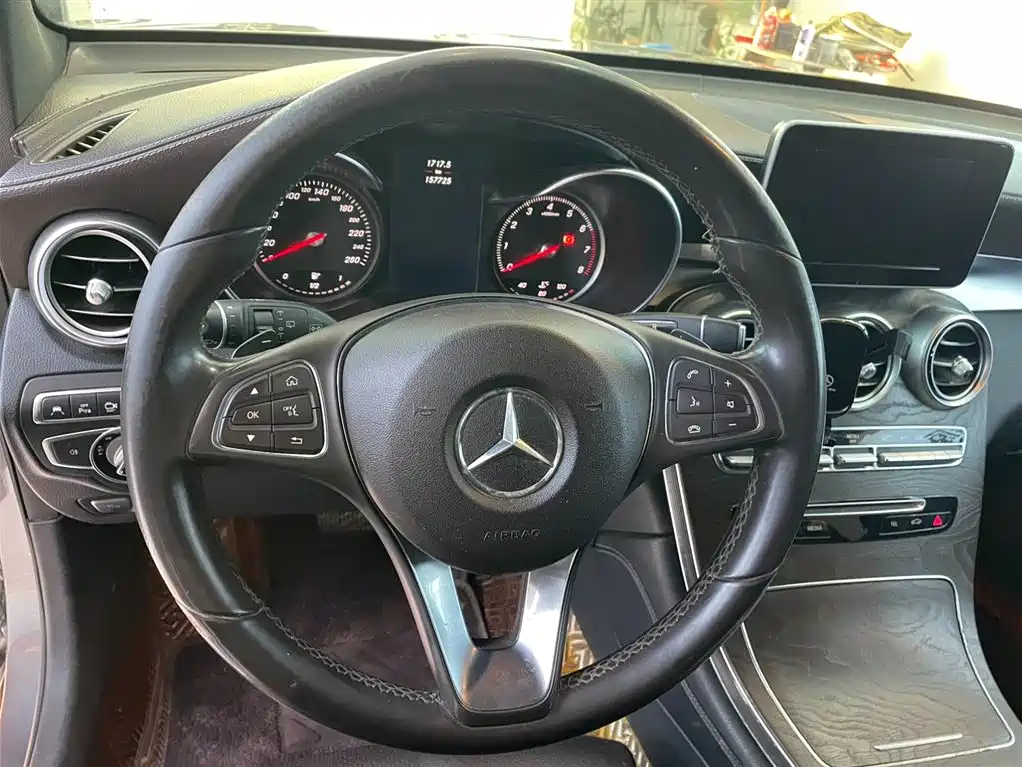 MERCEDES-BENZ GLC
