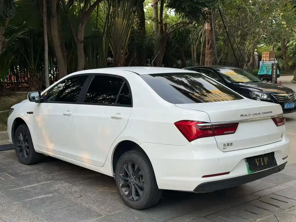 BYD Qin NEV — миниатюра 7