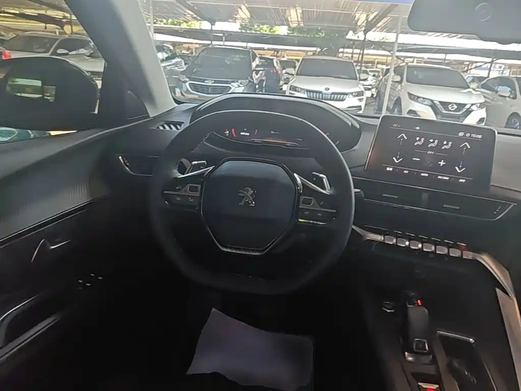 Peugeot 5008 2017 350THP 5 мест Elite