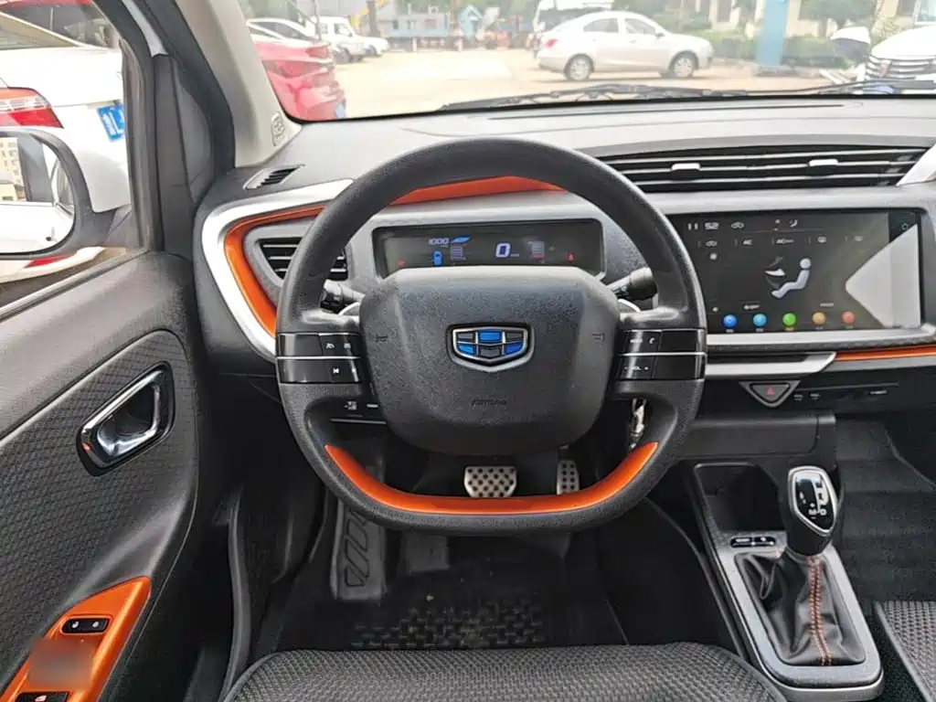 Geely Vision X1 — миниатюра 11