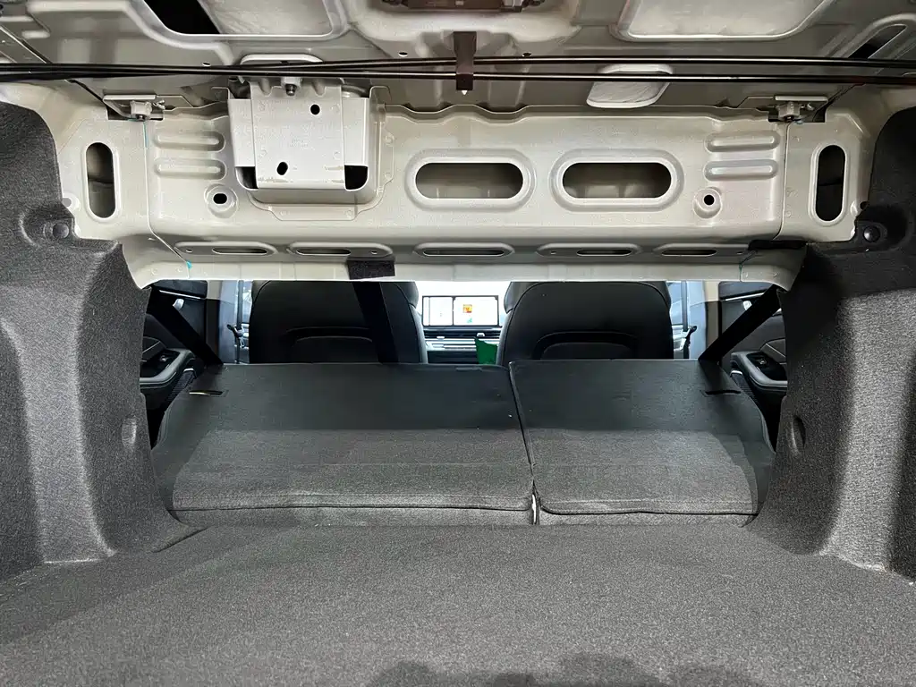 Geely Emgrand — миниатюра 17