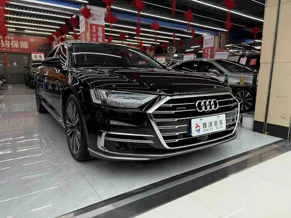 Audi A8 - фото 3