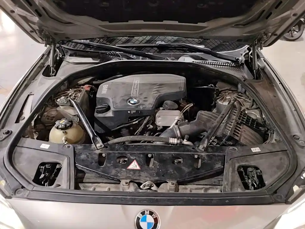 BMW 5 Series — миниатюра 19
