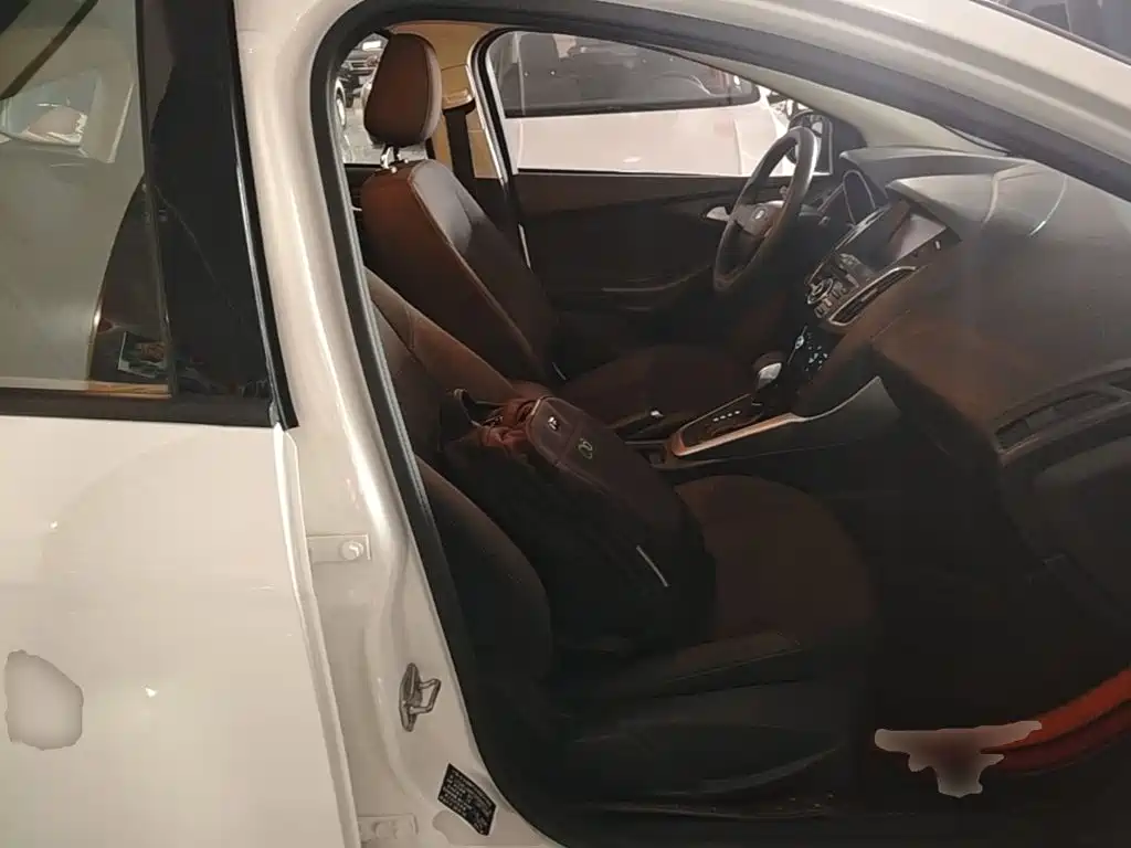 Ford Focus — миниатюра 25