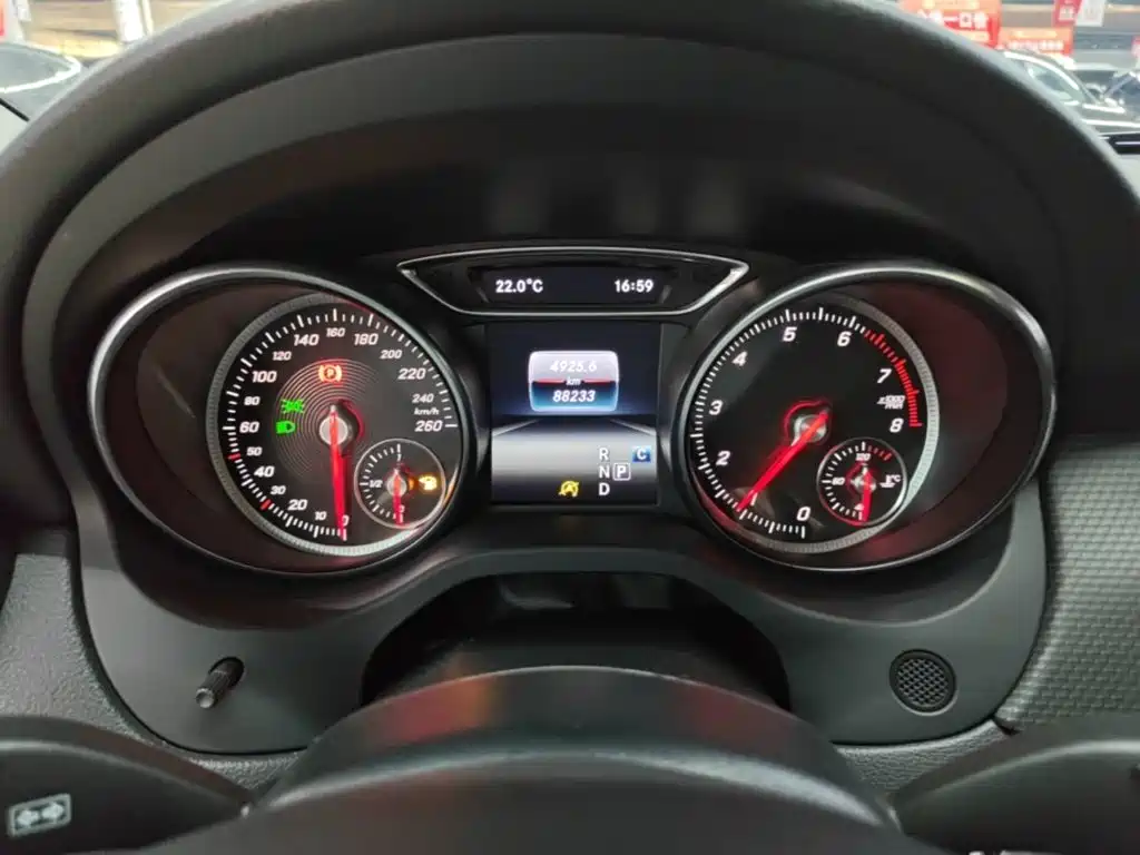 Mercedes-Benz GLA — миниатюра 12