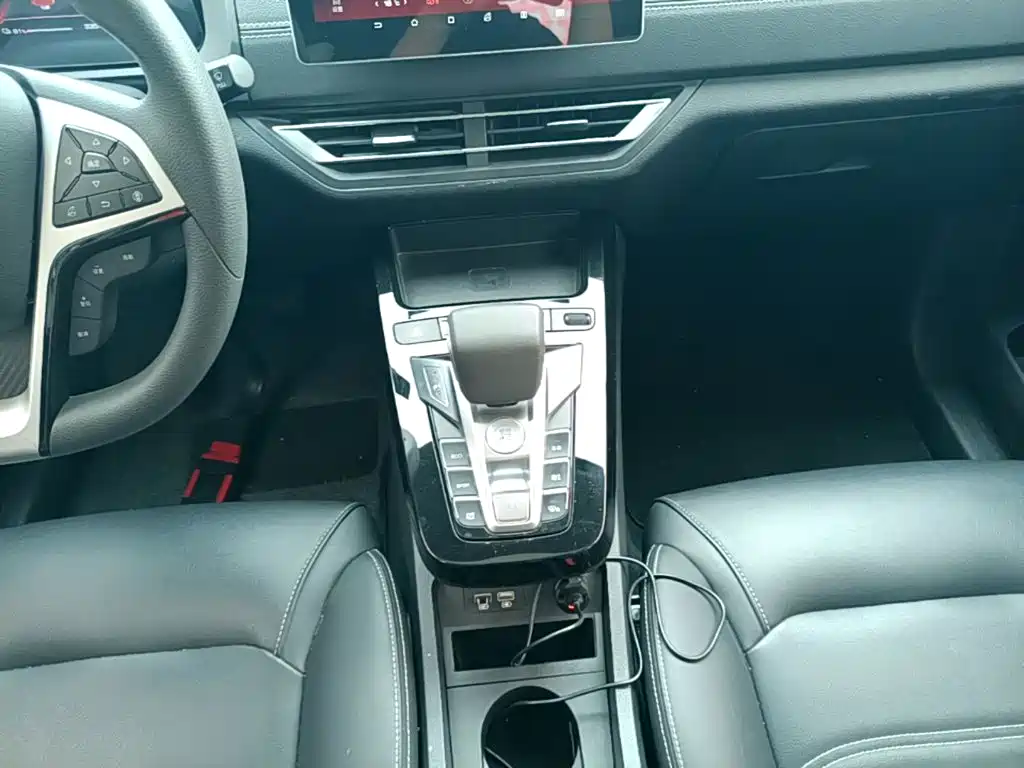 BYD Yuan EV — миниатюра 14