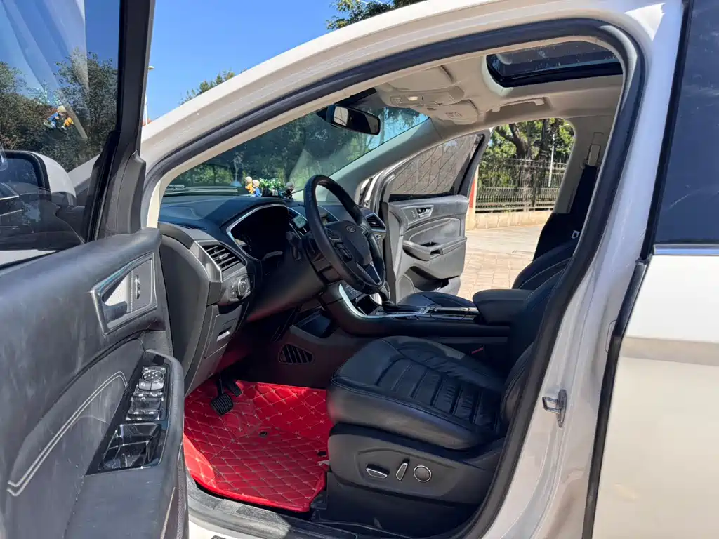Ford Edge — миниатюра 7