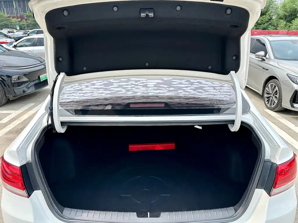 Kia K4 1.8L Auto LUX, фото 18