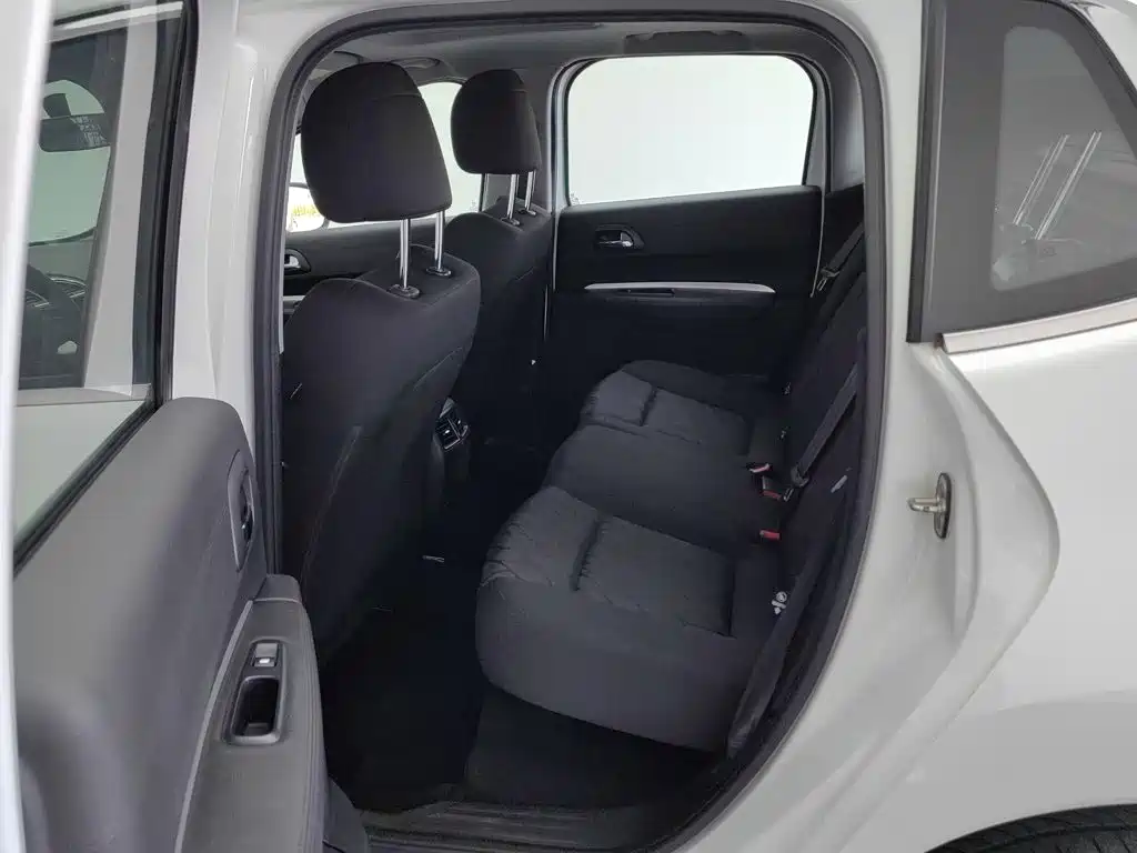Peugeot 3008 — миниатюра 15