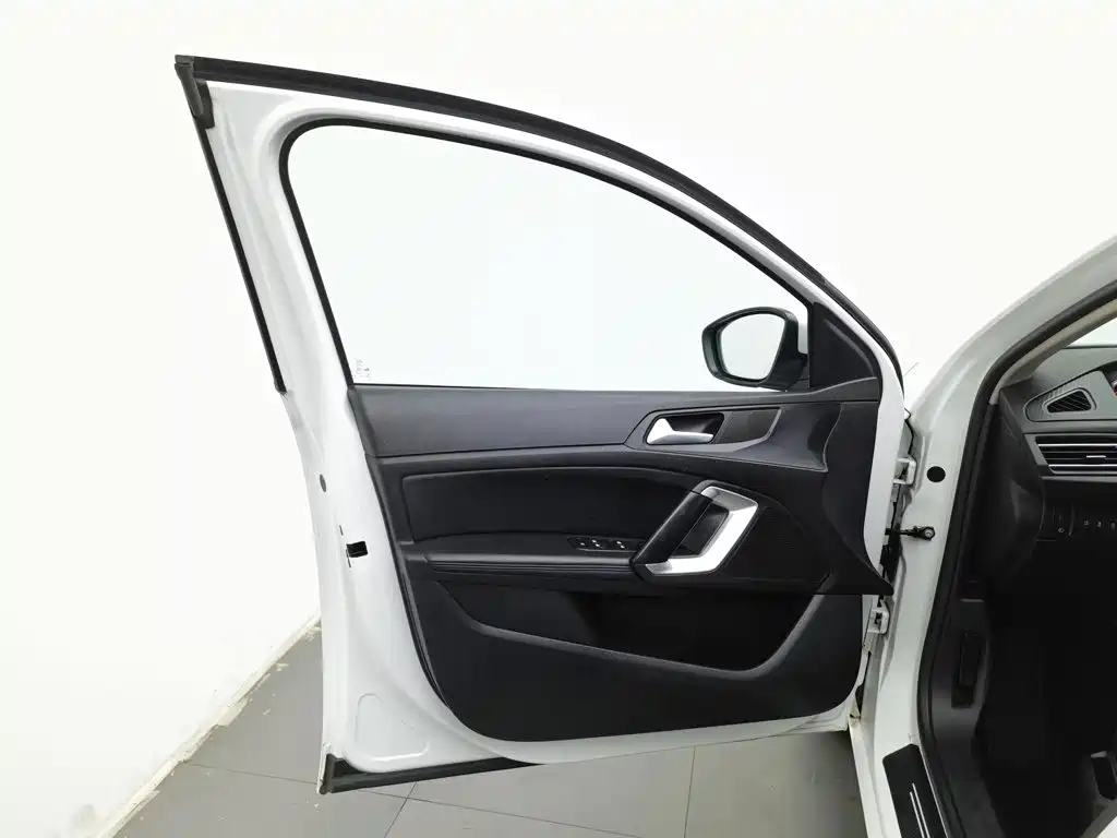 Peugeot 308 — миниатюра 8