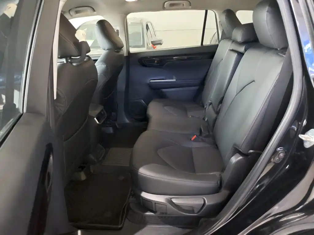 Toyota Highlander — миниатюра 17