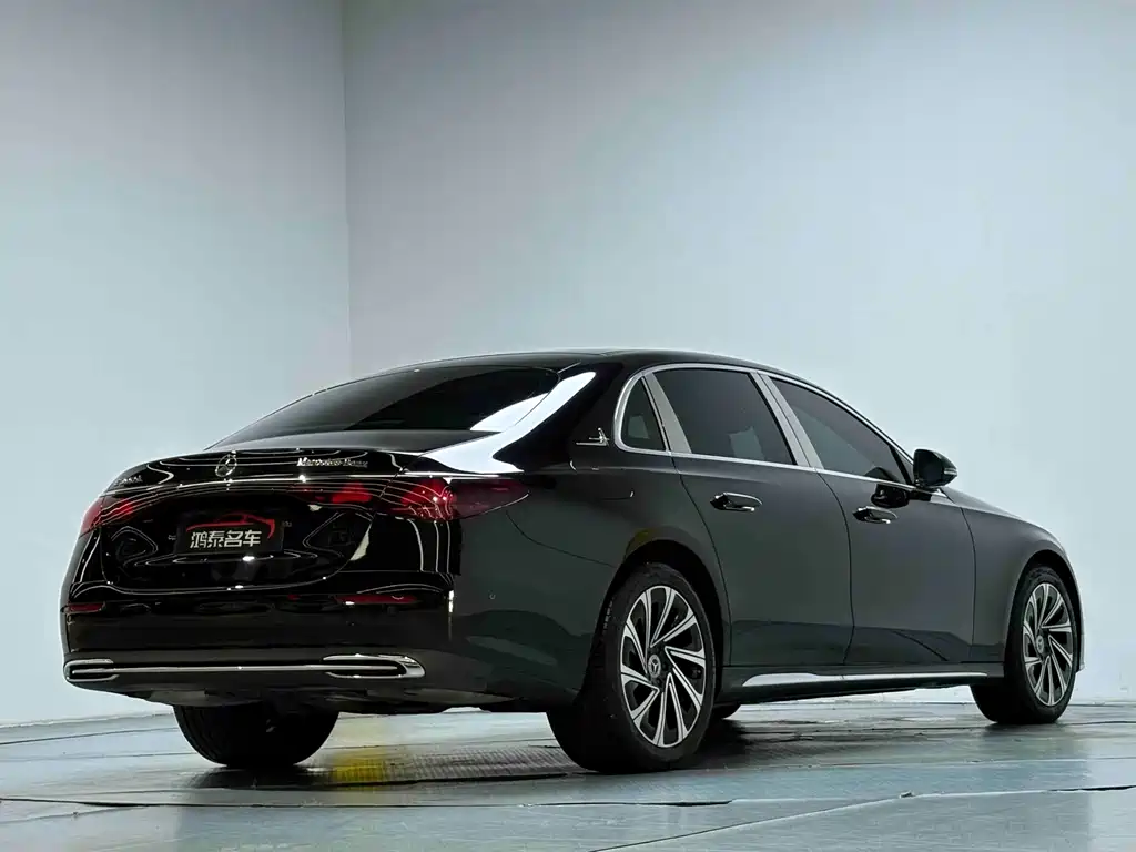Mercedes-Benz E-Class — миниатюра 16