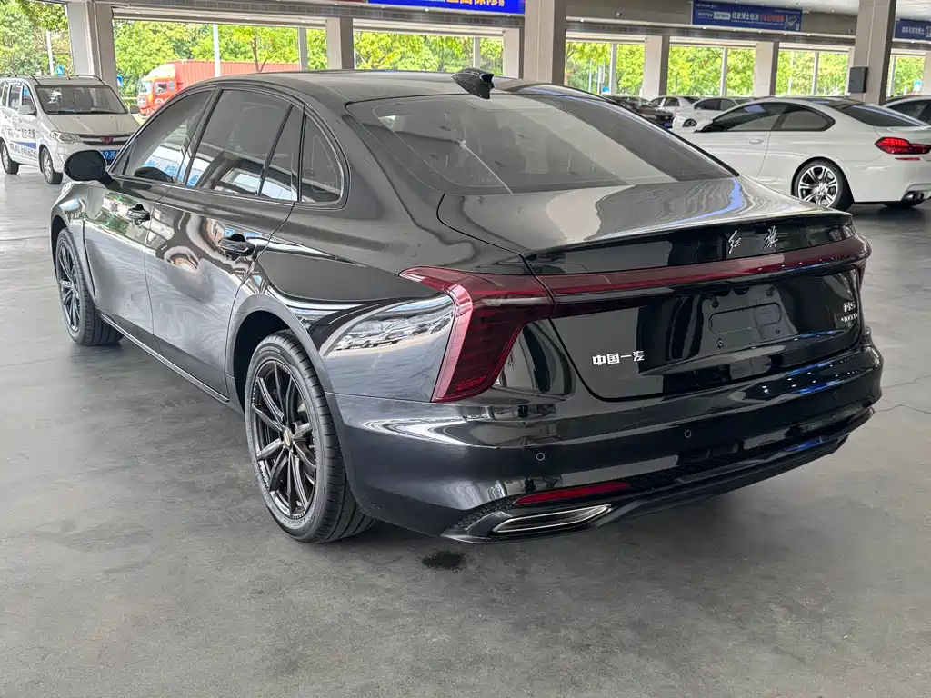 Hongqi Hongqi H5 — миниатюра 7