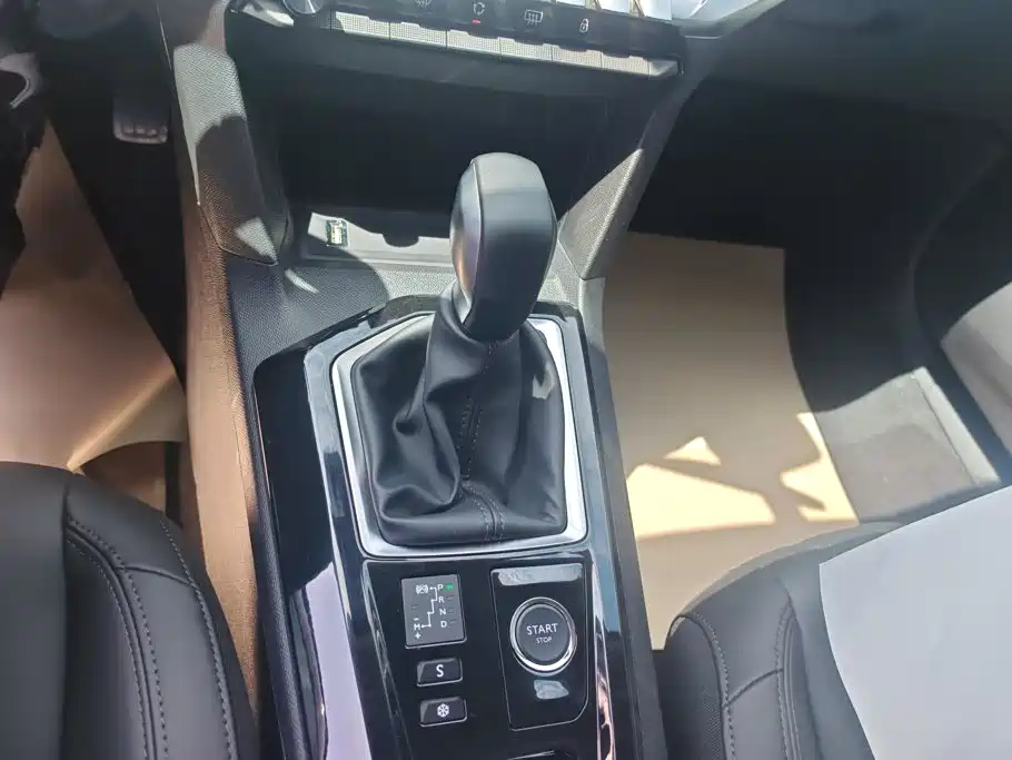 Peugeot 408 — миниатюра 16