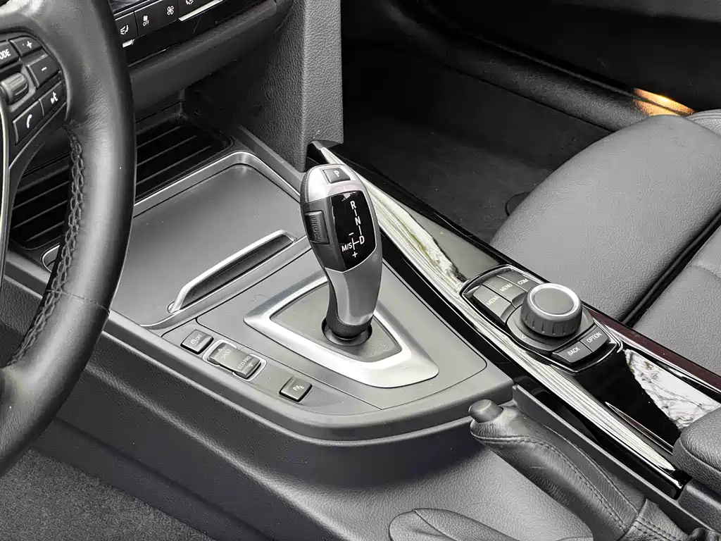 BMW 3 Series — миниатюра 8