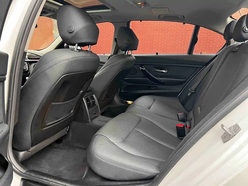 BMW 3 Series — миниатюра 11